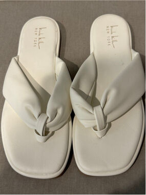 Women's Nicole Miller White Padded Thong Flip Flop Sandals Size 10